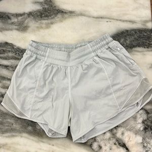 Size 6 Lululemon Hotty Hots 4 inch